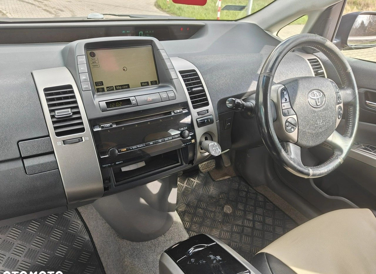 Toyota Prius cena 10900 przebieg: 348100, rok produkcji 2005 z Karczew małe 172